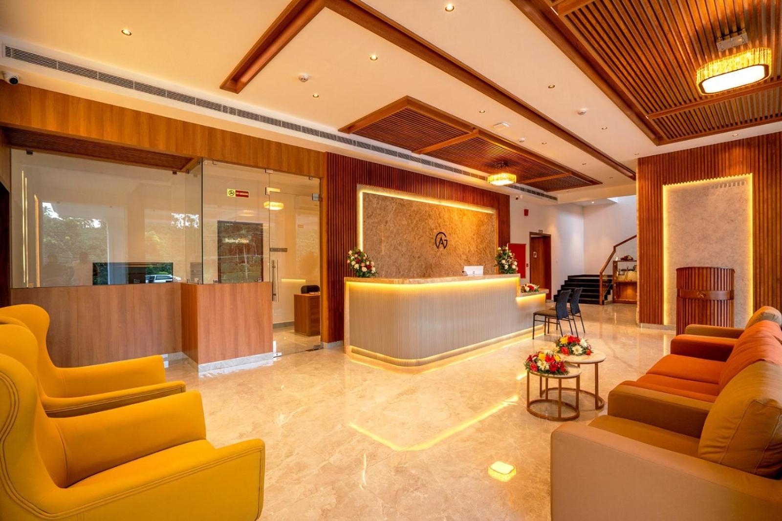 Hotel Grand Avenue Pambadi Экстерьер фото
